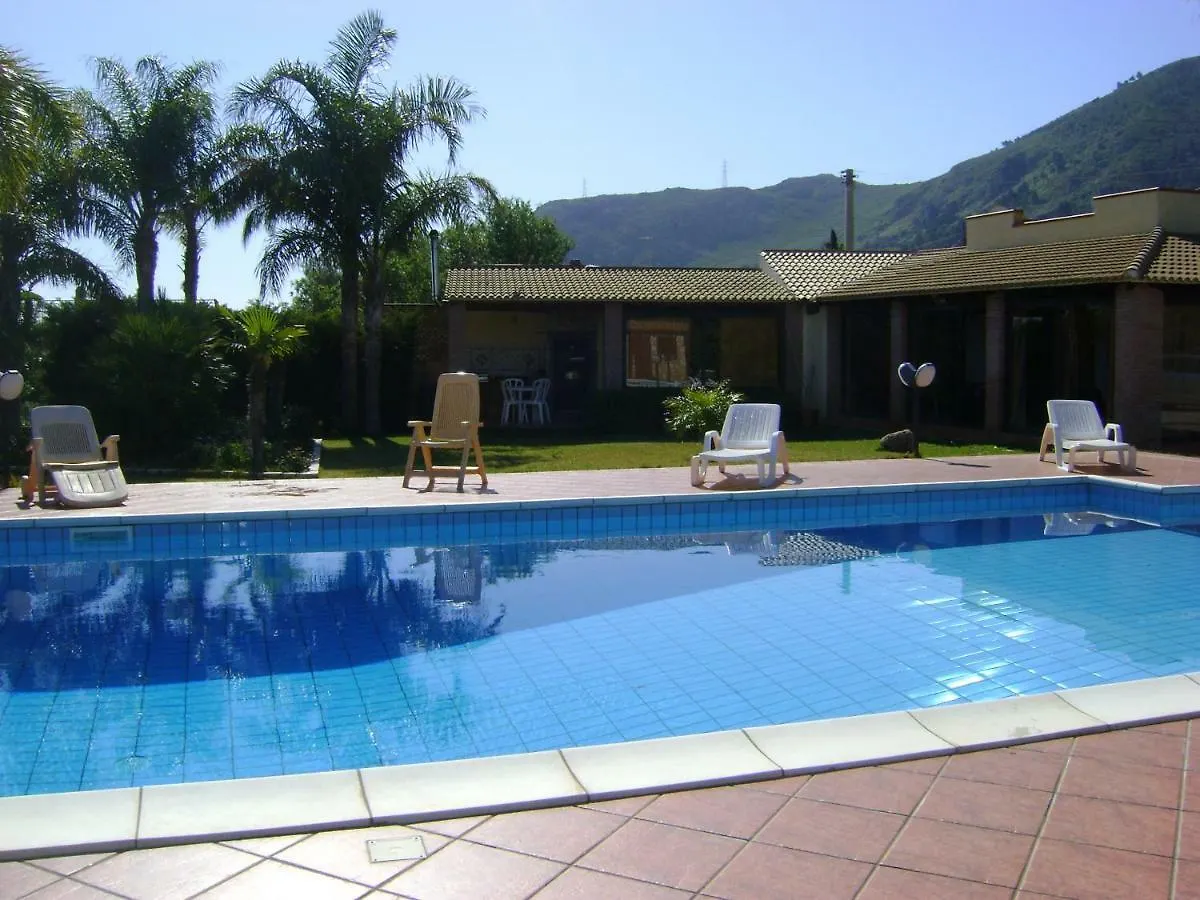 Villa Cocus Altavilla Milicia 0*,